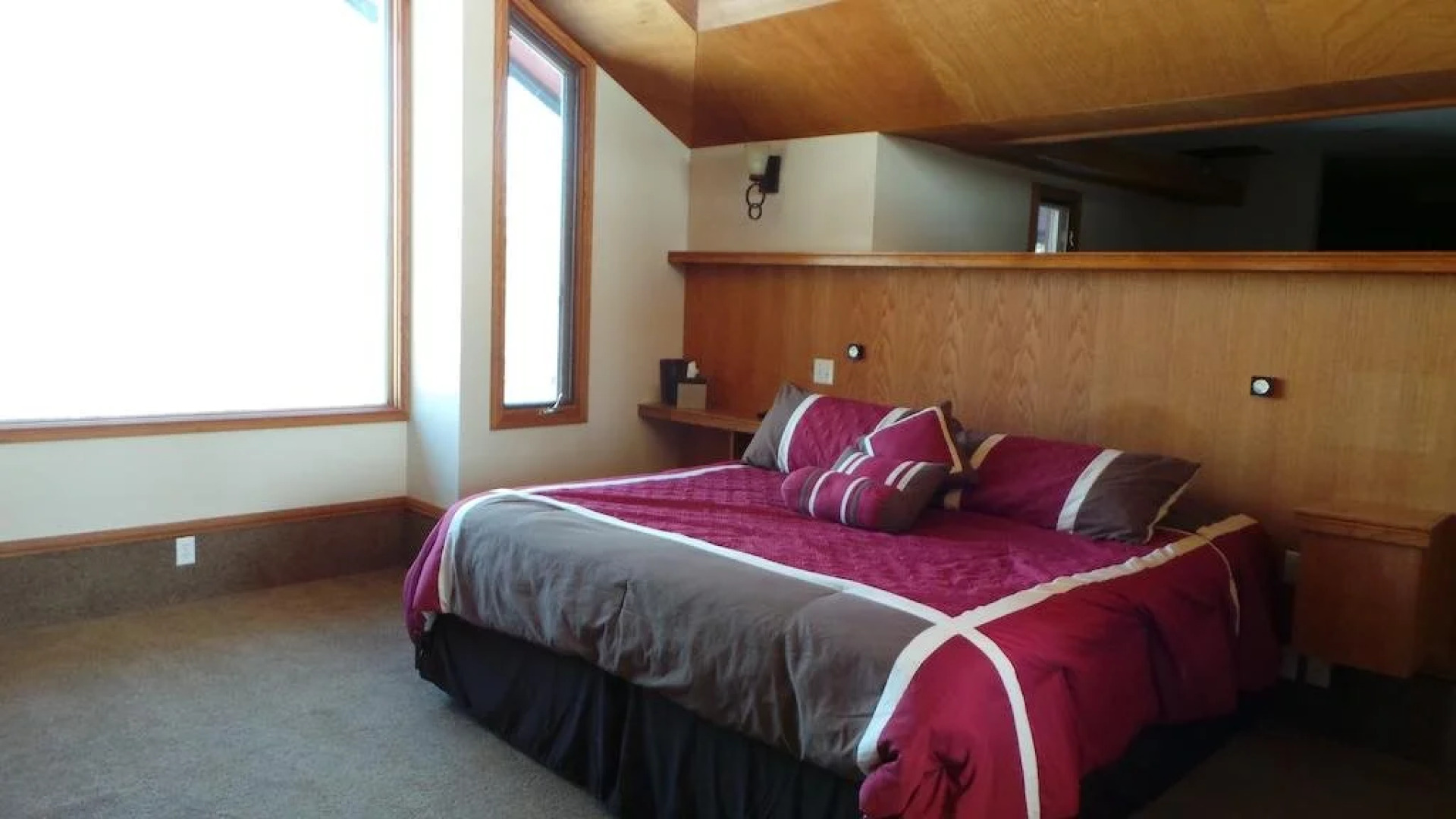 Log Gables- Dresser House