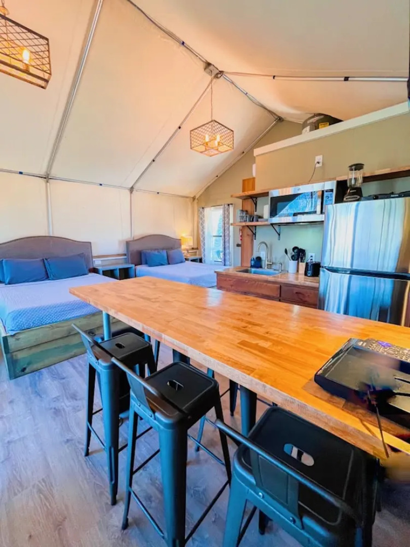 14 Son's Geronimo - Birdhouse Cabin