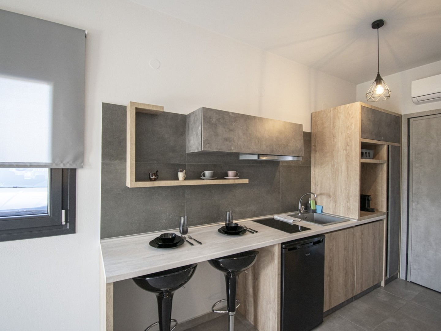 TheaSea Luxury Suites- Studio Suite 1