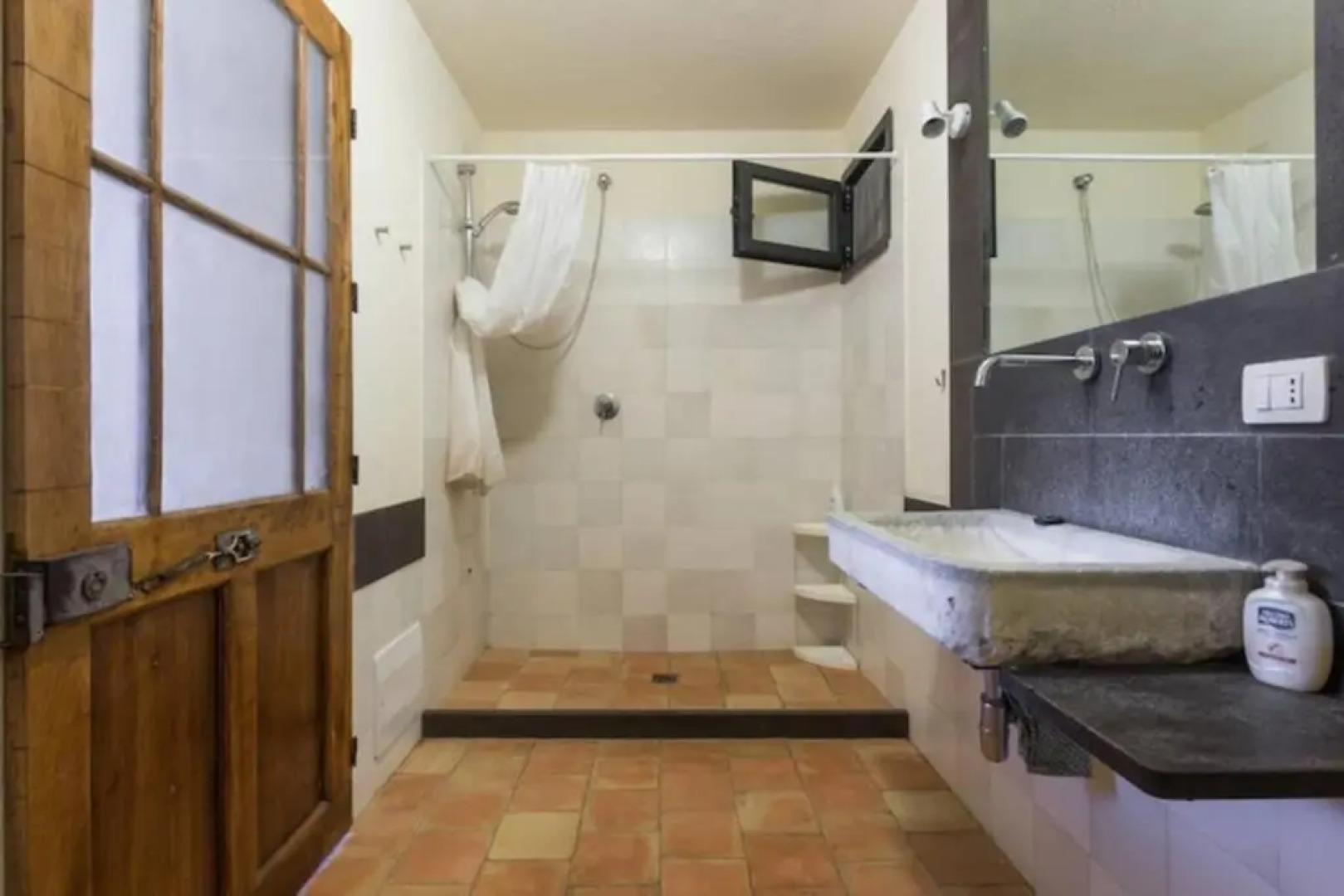 Amazing villa 2Km from the beach