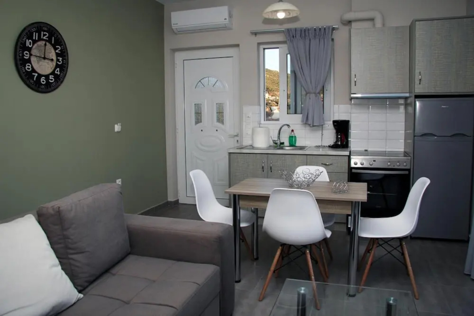 Akrotiri Panorama Apartments