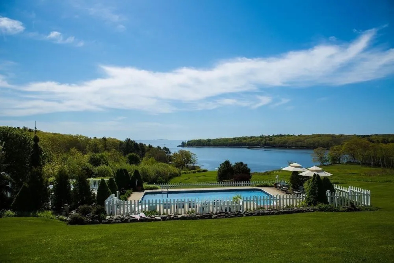 Strawberry Hill Seaside Inn