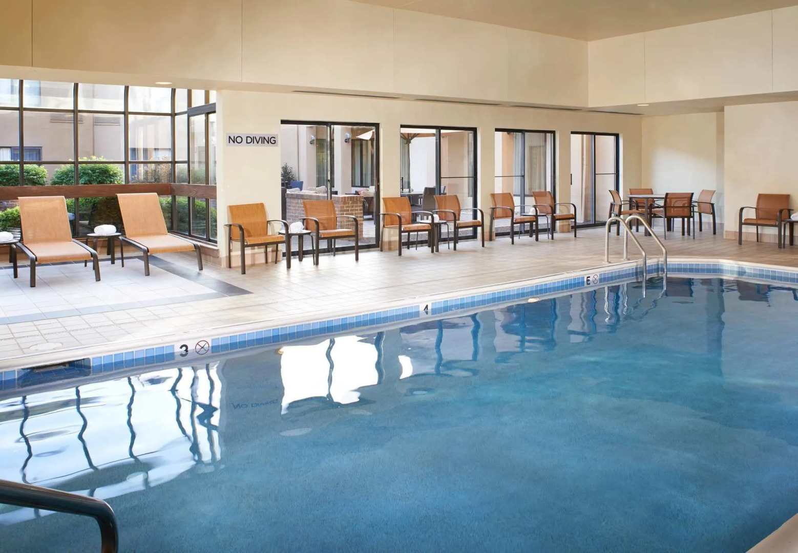 Courtyard by Marriott Pittsburgh Airport