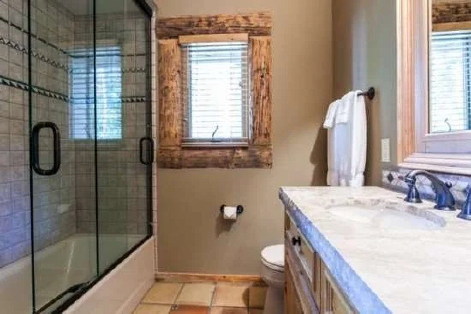 Tall Timbers Lodge - 5 Bedrooms Home