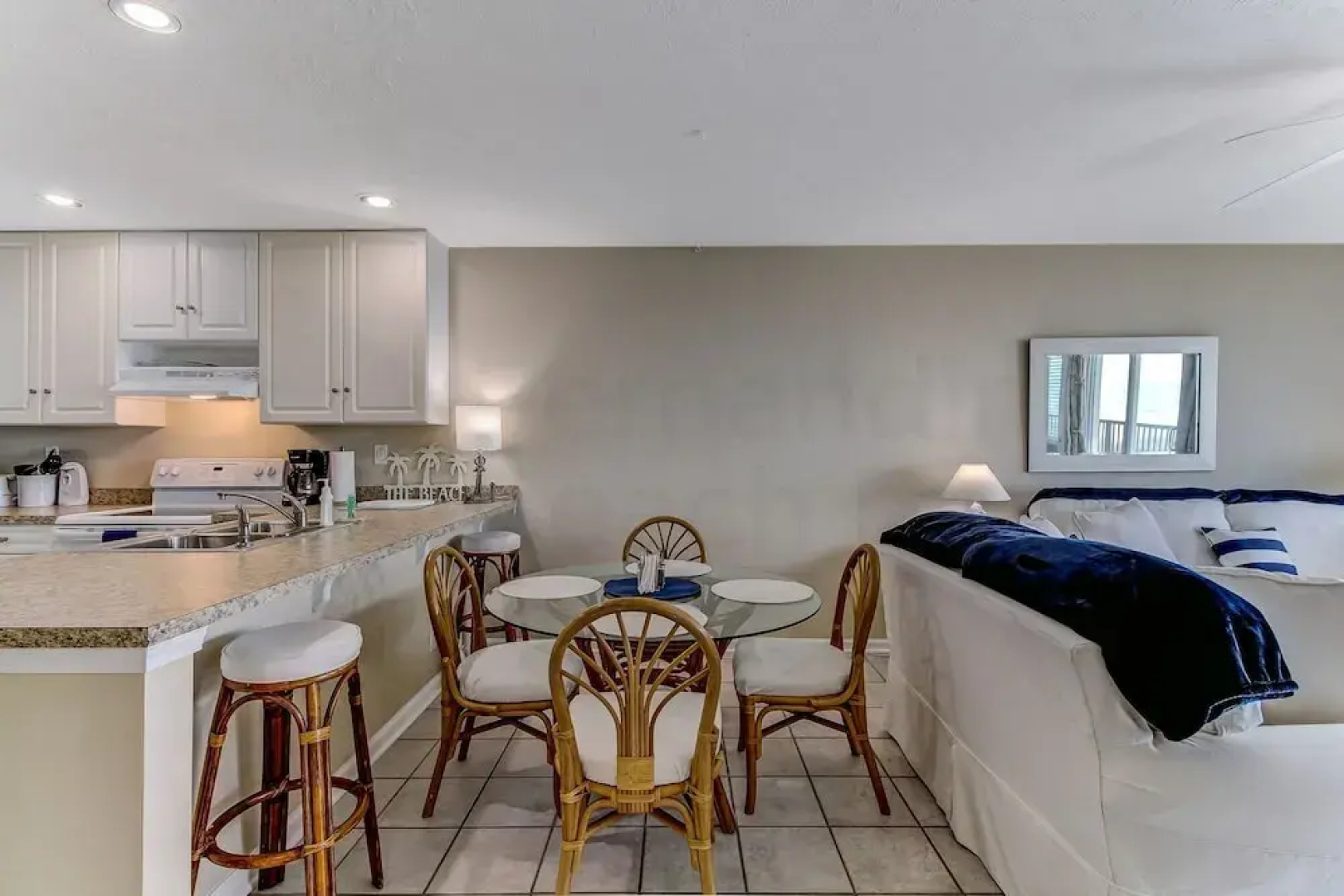 Coral Sands 102 2 Br condo by RedAwning