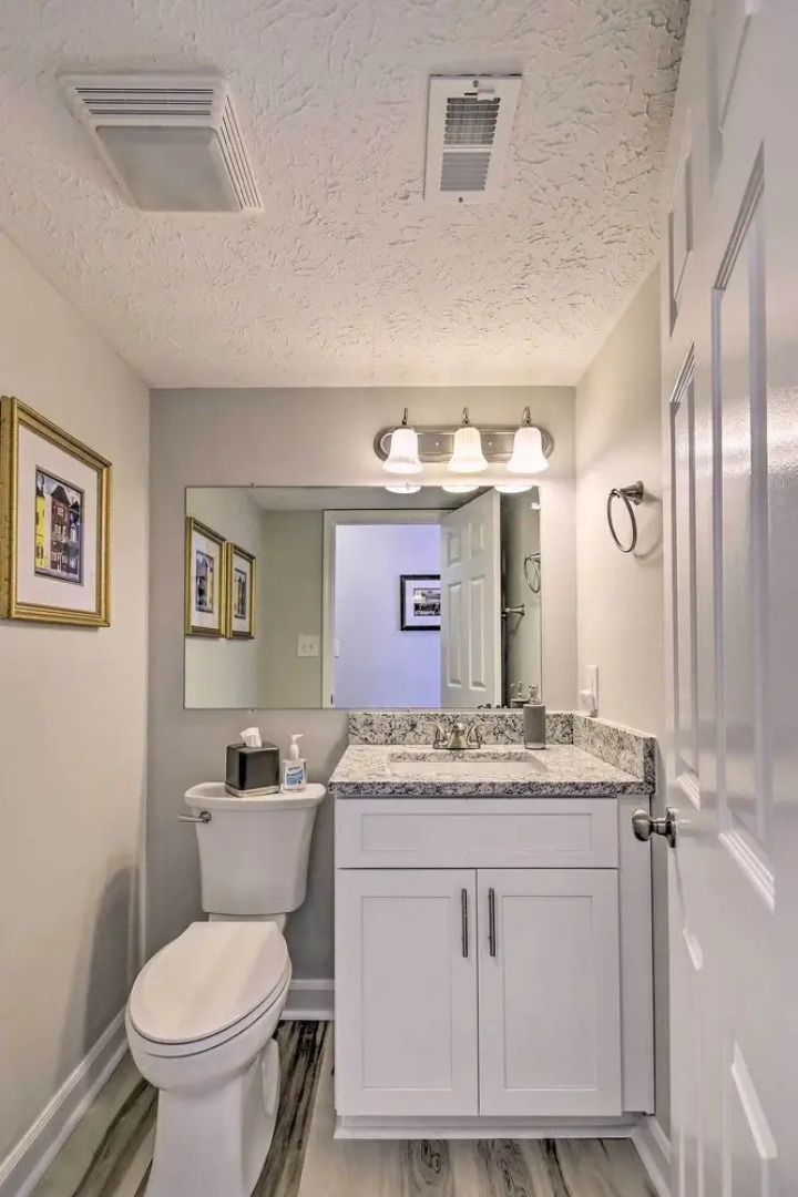 Downtown Southern Pines Townhome With Deck!