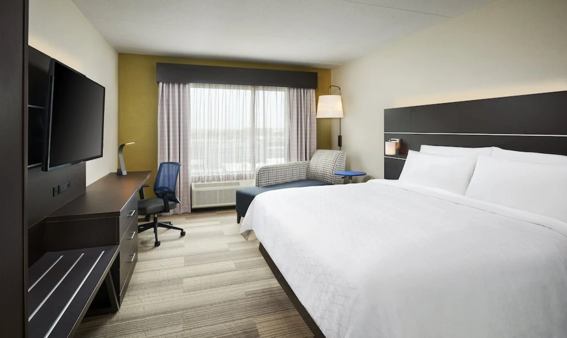 Holiday Inn Express & Suites Windsor East – Lakeshore, by IHG