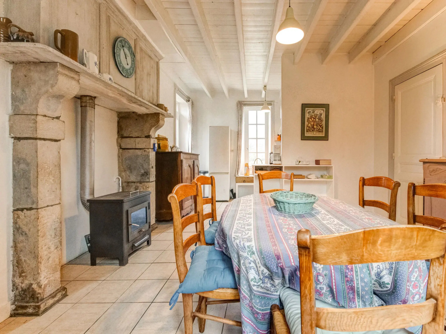 Pretty Holiday Home in Golleville with Private Garden