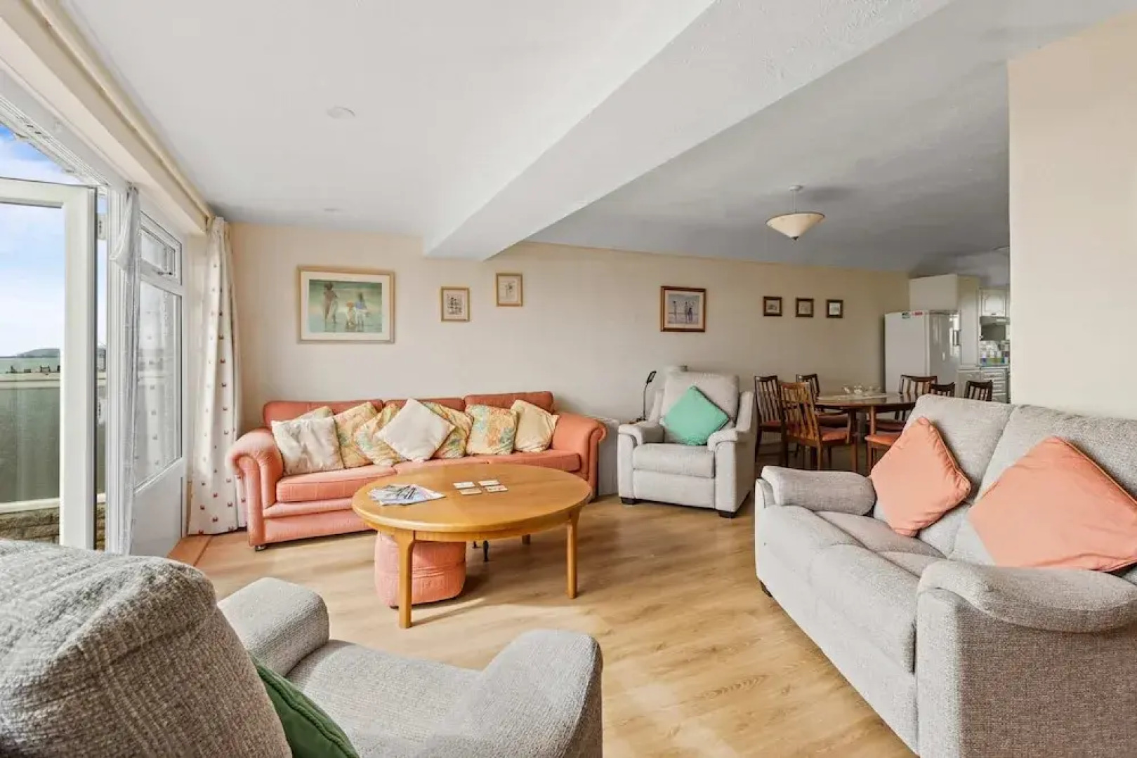 The Coastal Crab - Family-friendly Three-bed Beach House in Pevensey