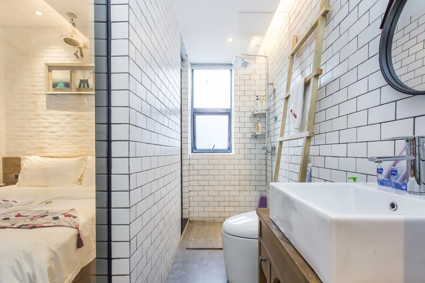 Maan Coco Travelling With Inn No.1