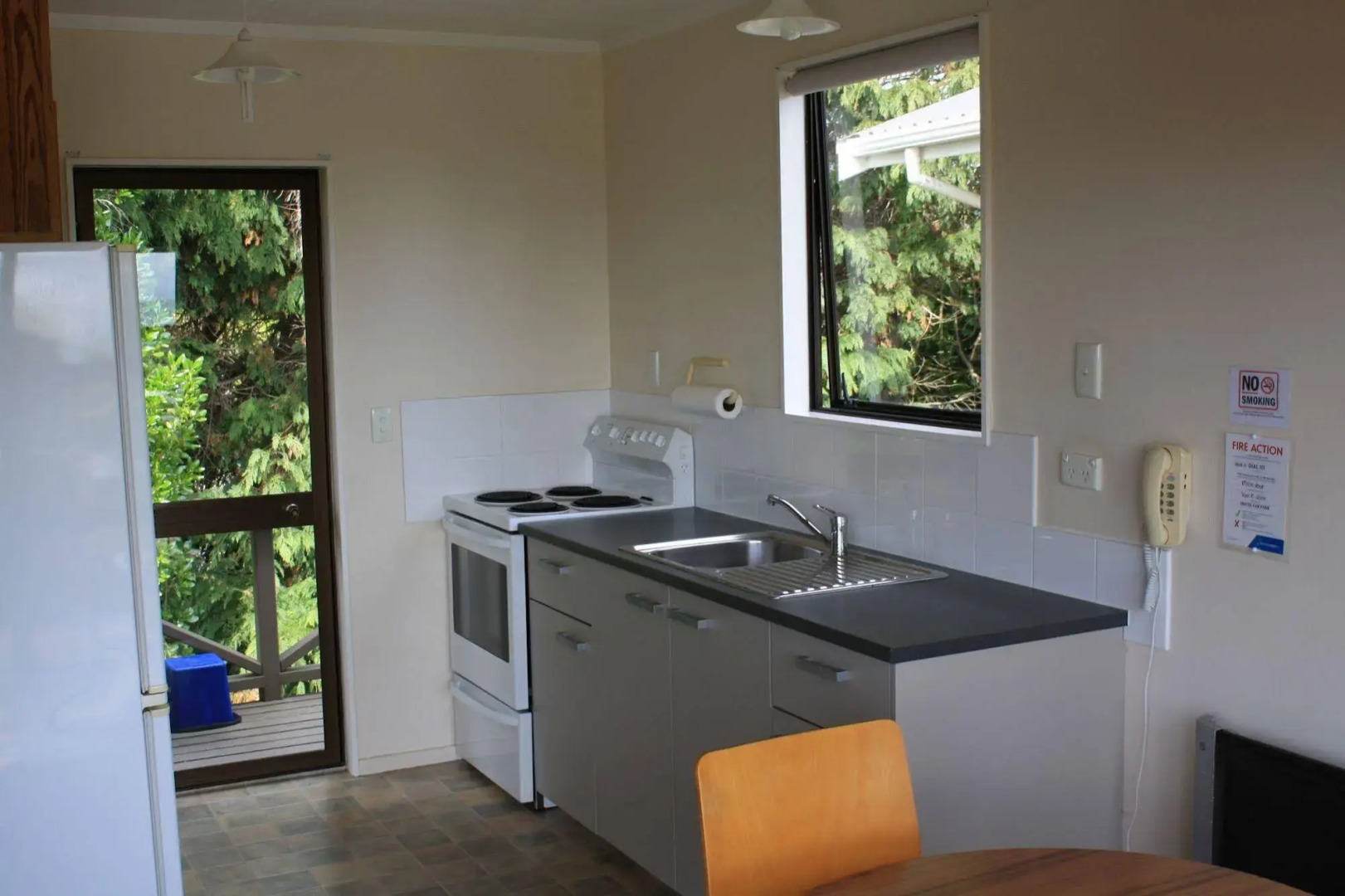 Pohara Beachfront Motel