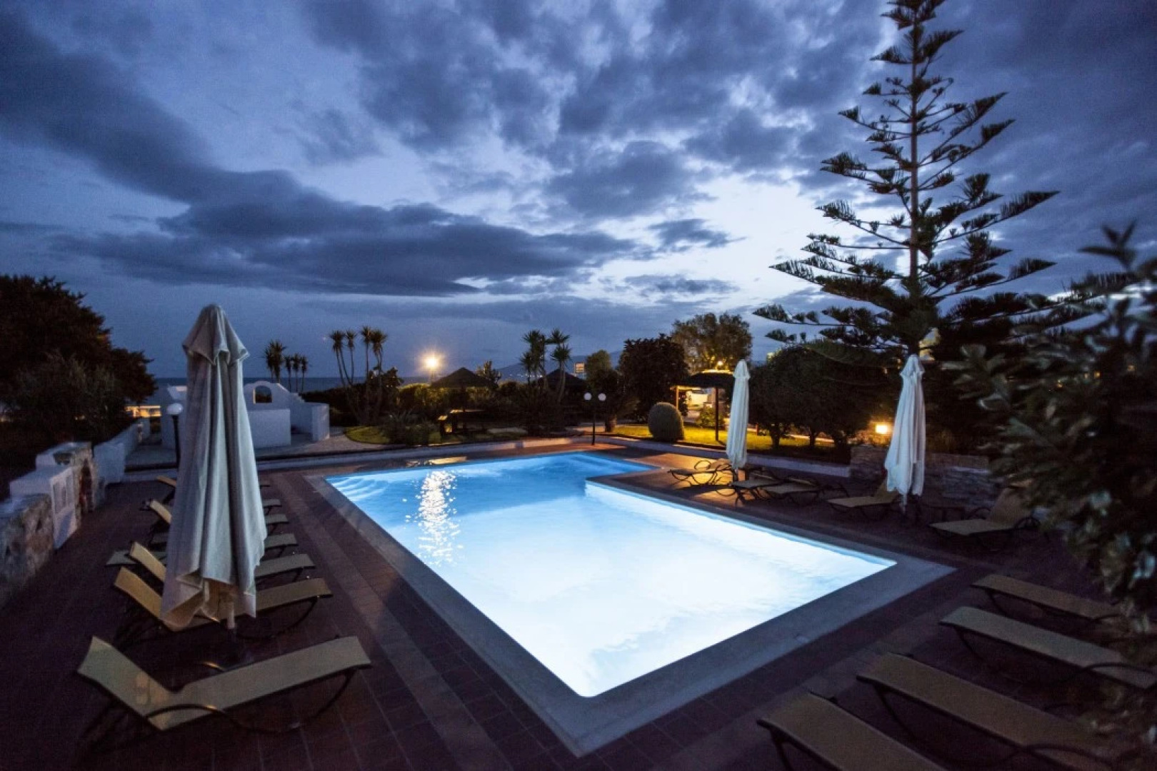 Athina Studios & Suites