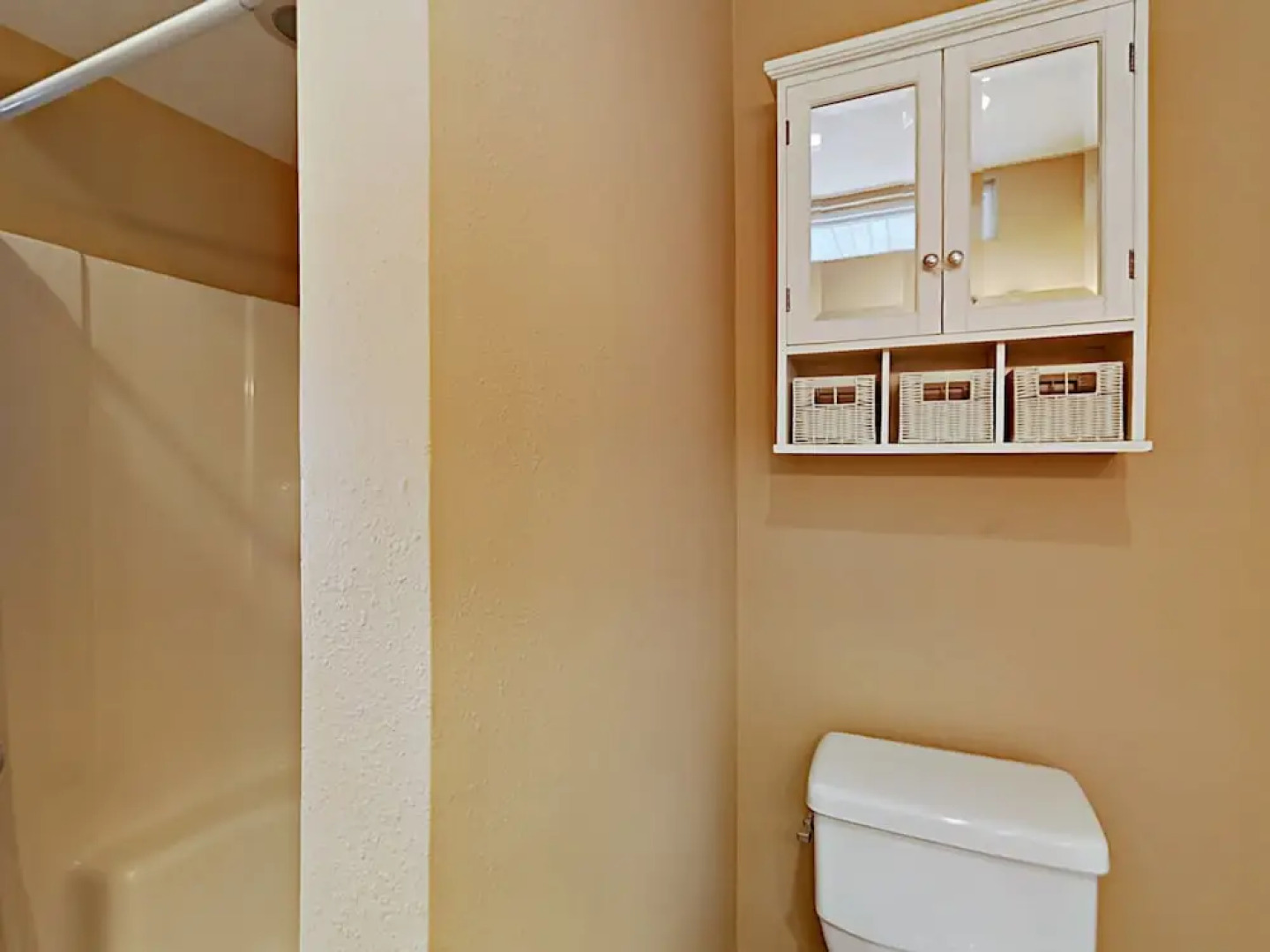 Canal-side Home 4 Bedrooms 4 Bathrooms Home