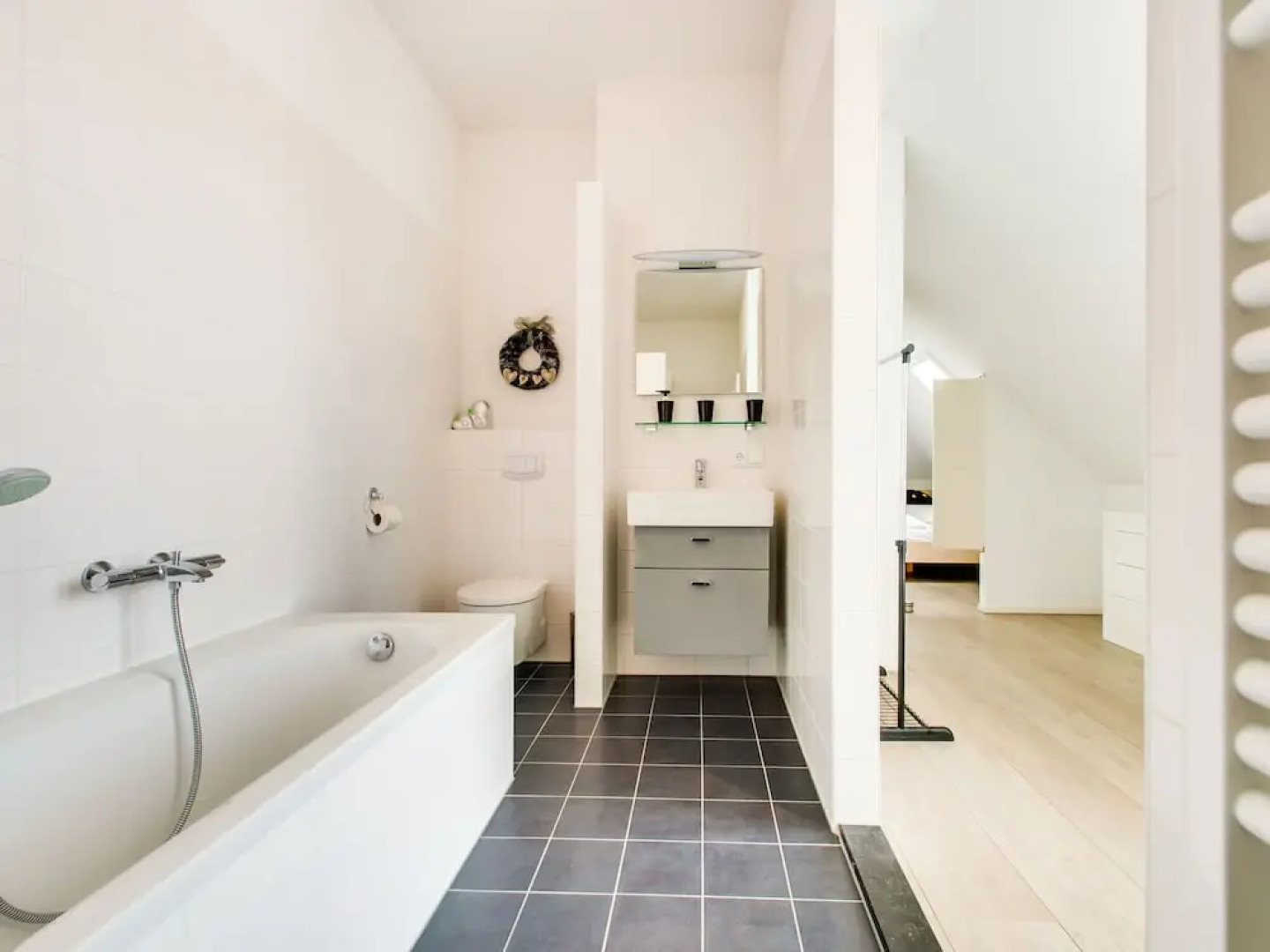 Luxury villa for 8 people with spacious garden and near Harderwijk