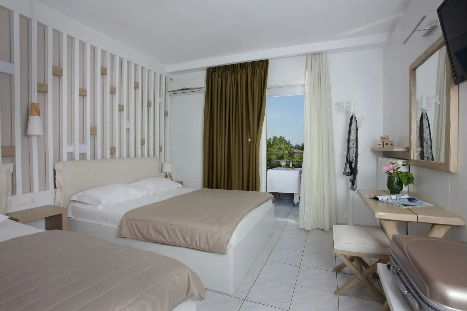 Studios Anny Elegant Studios