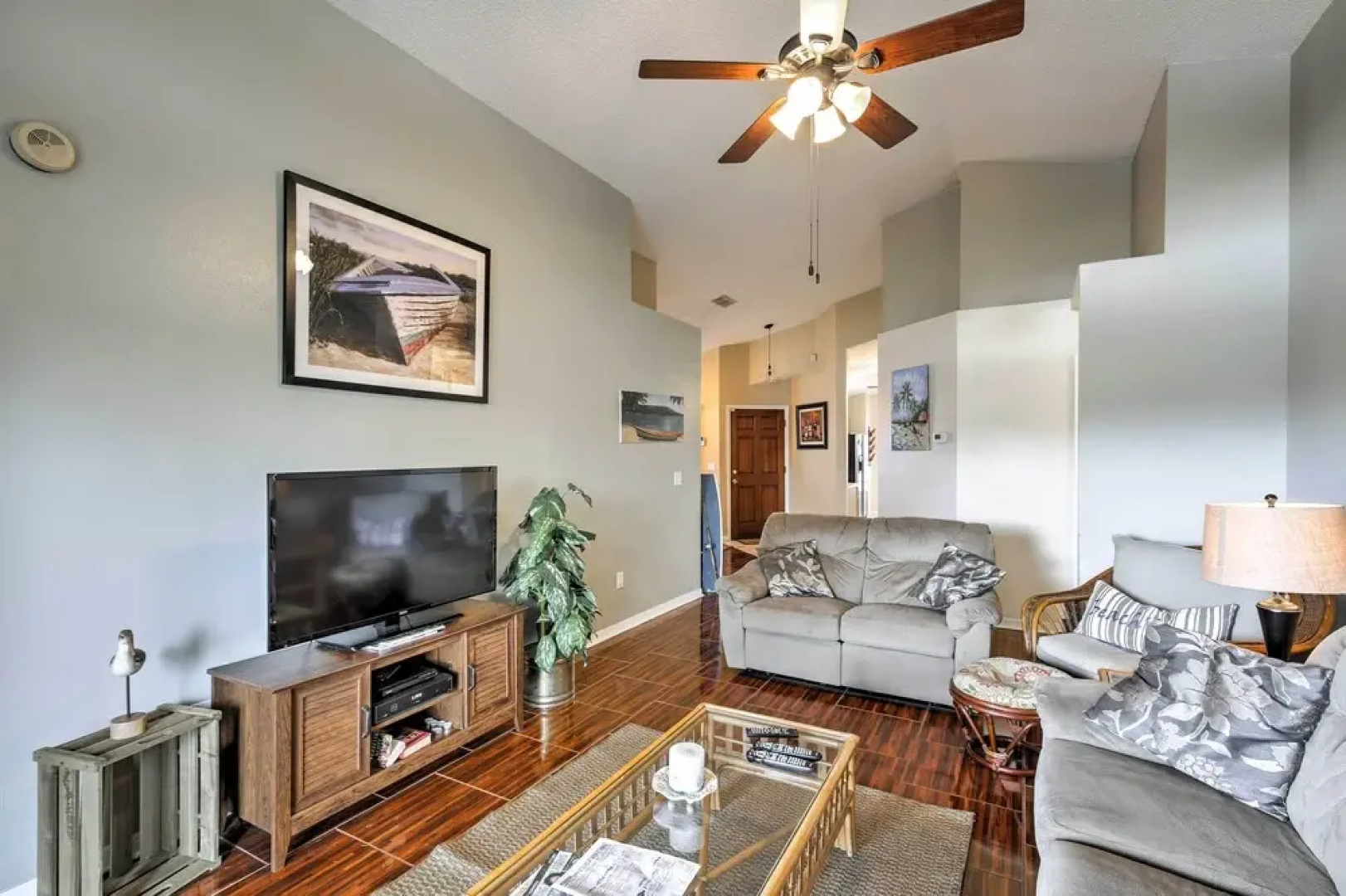 Lakefront Brandon Home w/ Patio & Screened Lanai!