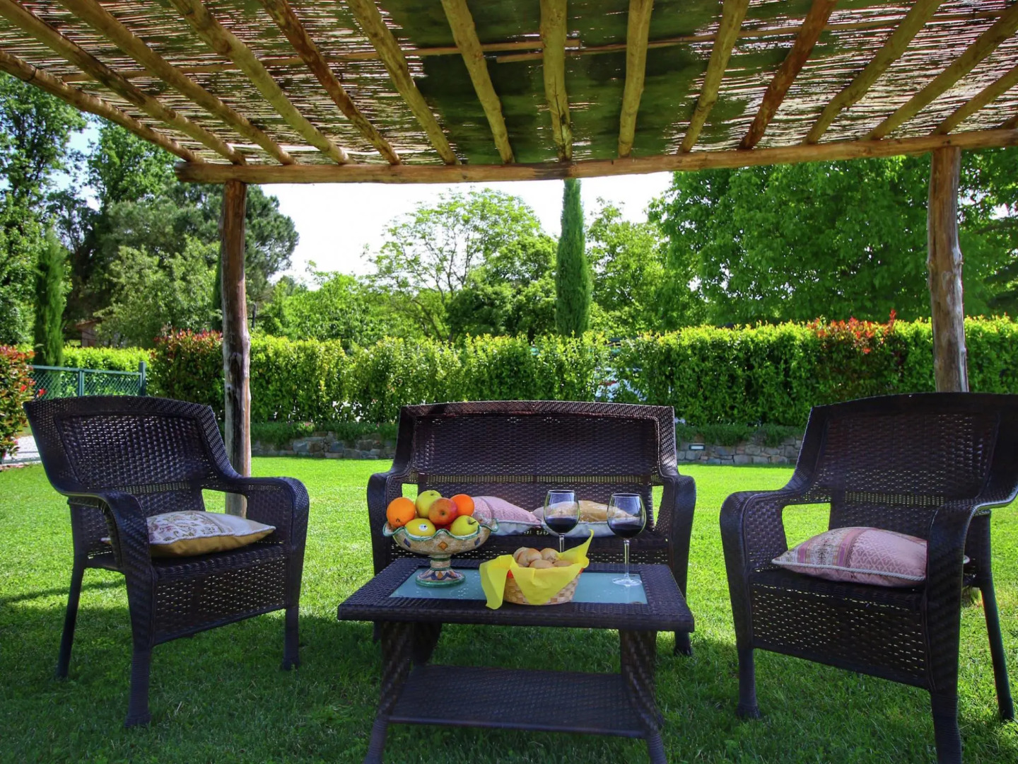 Spacious Cottage in Lucignano with Garden