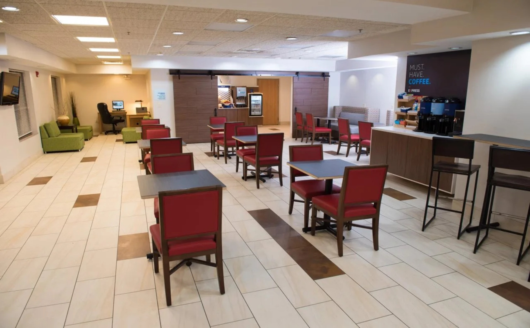 Holiday Inn Express & Suites Elkhart by IHG