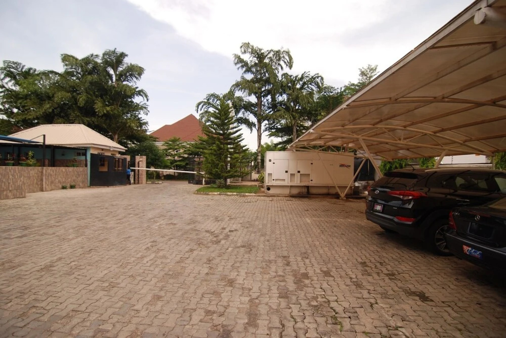 Lake Crescent Hotel & Suites