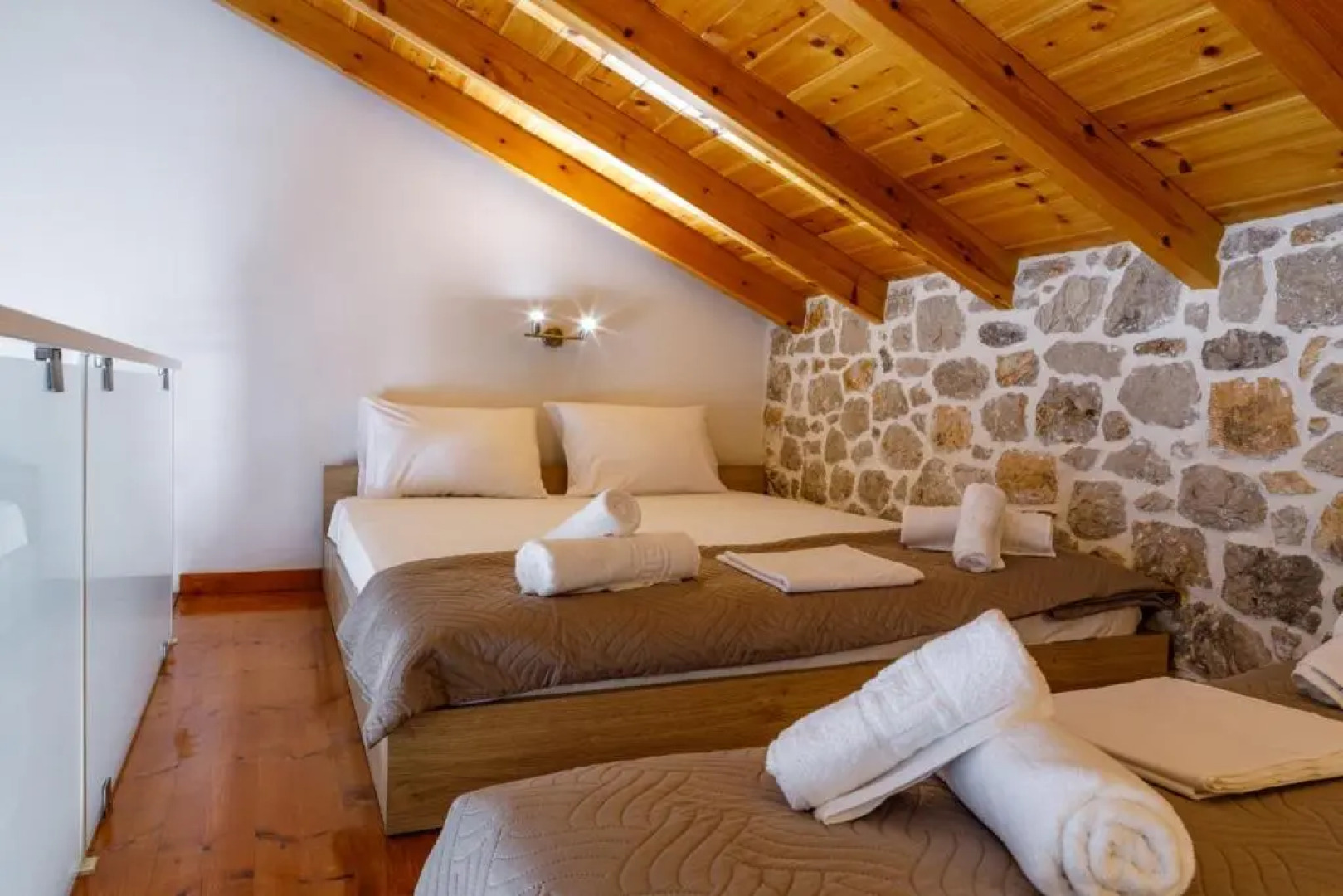 Adrian'S Luxury Apartments 1