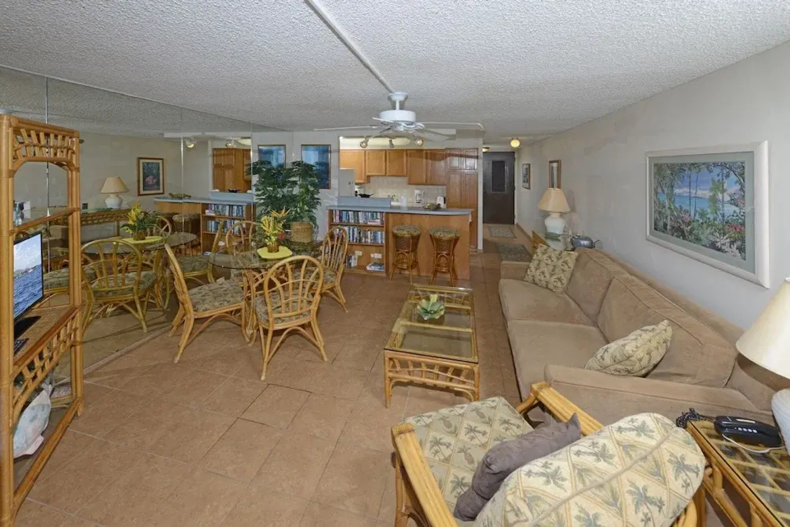 Kaleialoha #305 1 Bedroom 1 Bathroom Condo by Redawning