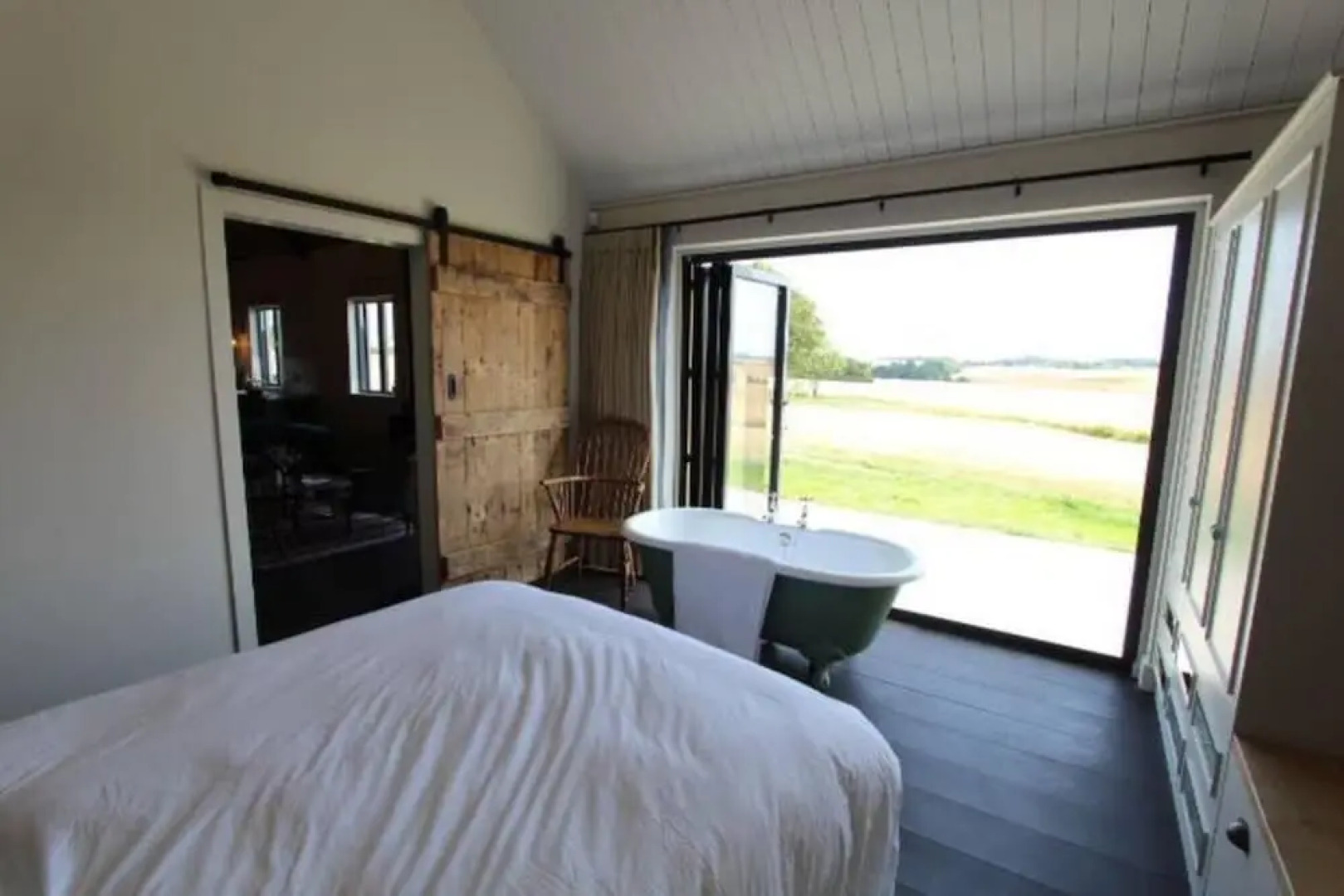 Rustic 1-bed Holiday Home in Suffolk Countryside