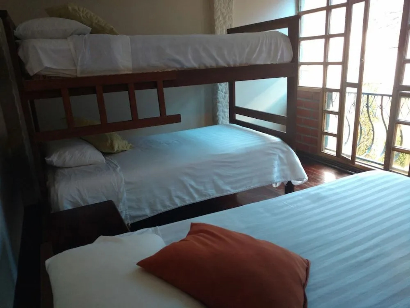 Erupcion Backpackers Hostel