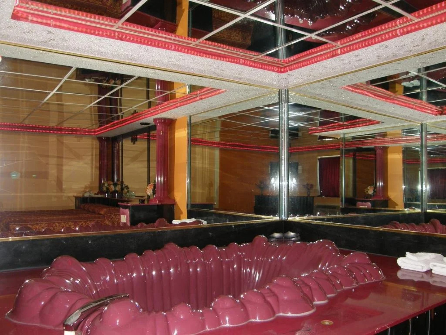 Gallery Holiday Motel