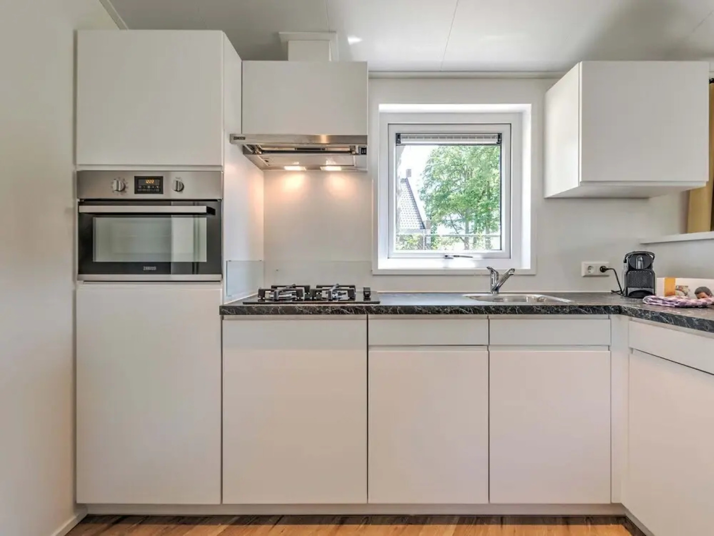 Beautiful Bungalow with Hot Tub in Kaatsheuvel