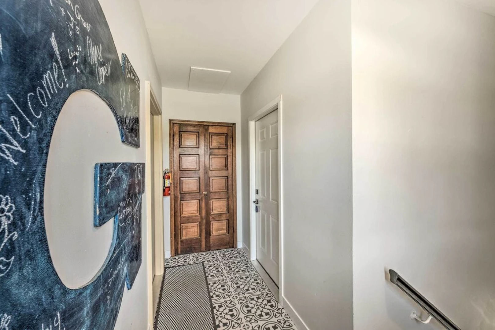 Breezy-chic Apartment - Steps to Geneva Lake!