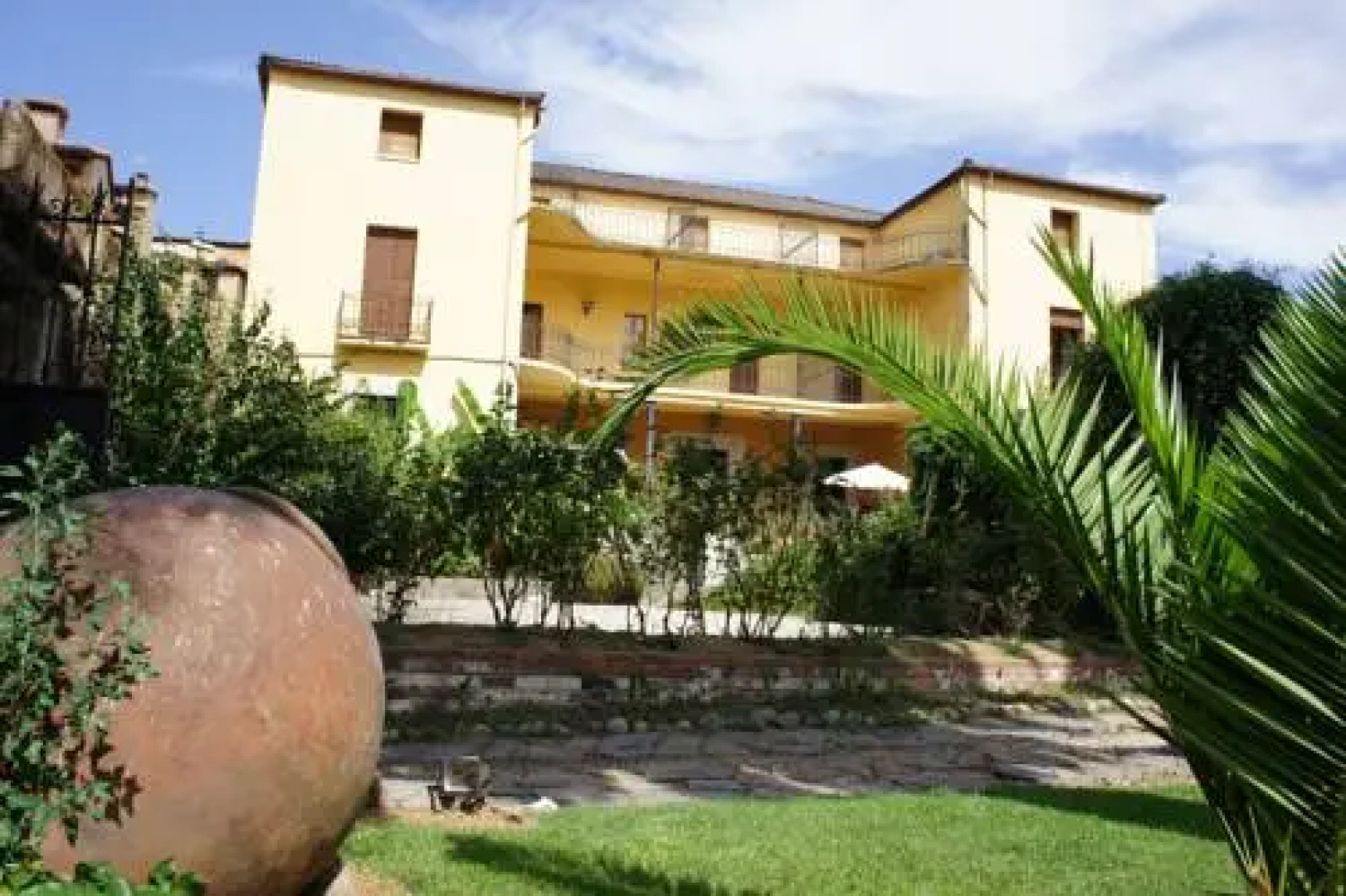 Hosteria Las Palmeras Casa Colonial