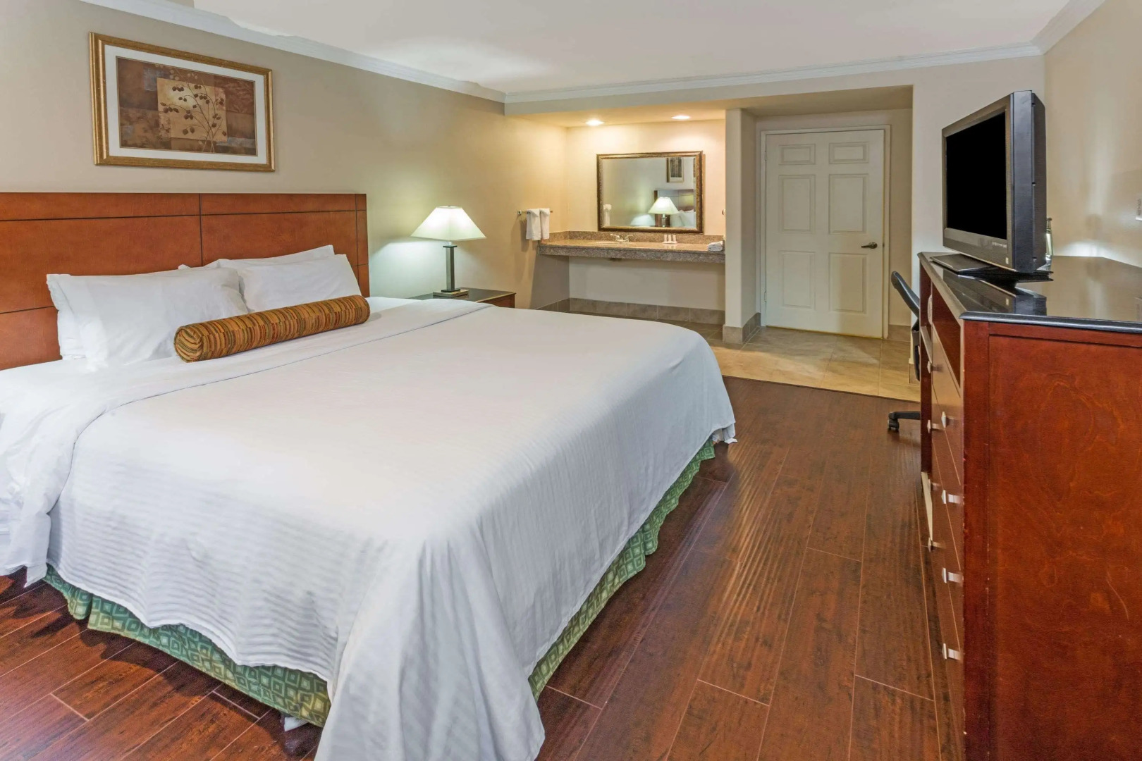 Howard Johnson by Wyndham Pasadena