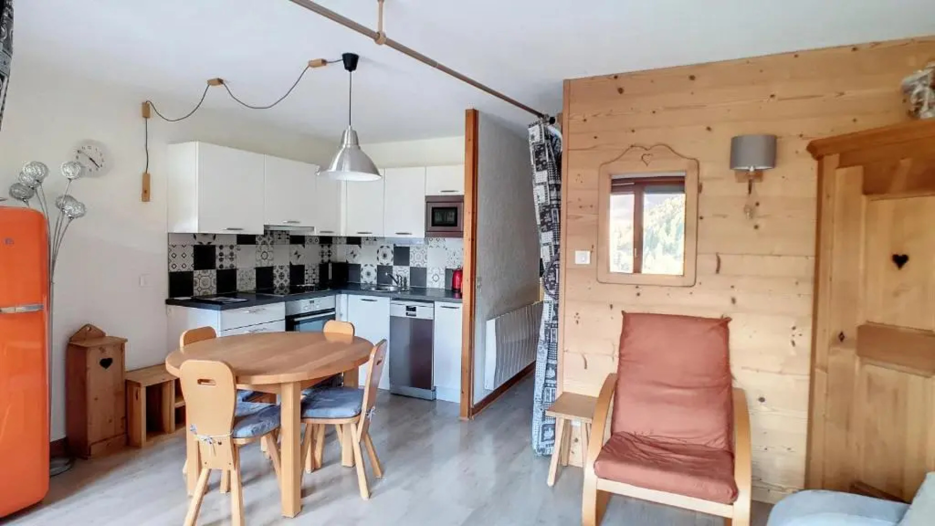 LOCATION APPARTEMENT AVEC ACCES PISCINE - WIFI- CENTRE SAINT JEAN D'AULPS STATION - 5 Personnes - DAILLE 16