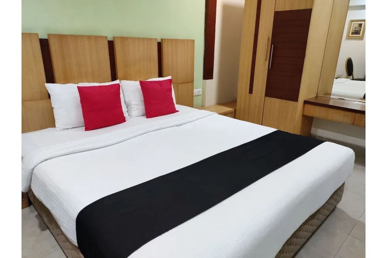 Capital O 44963 Landmark Residency