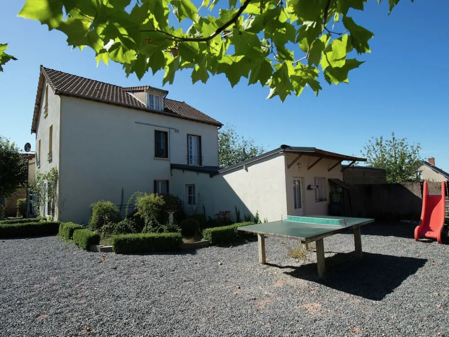 A House Suitable for Groups and Families