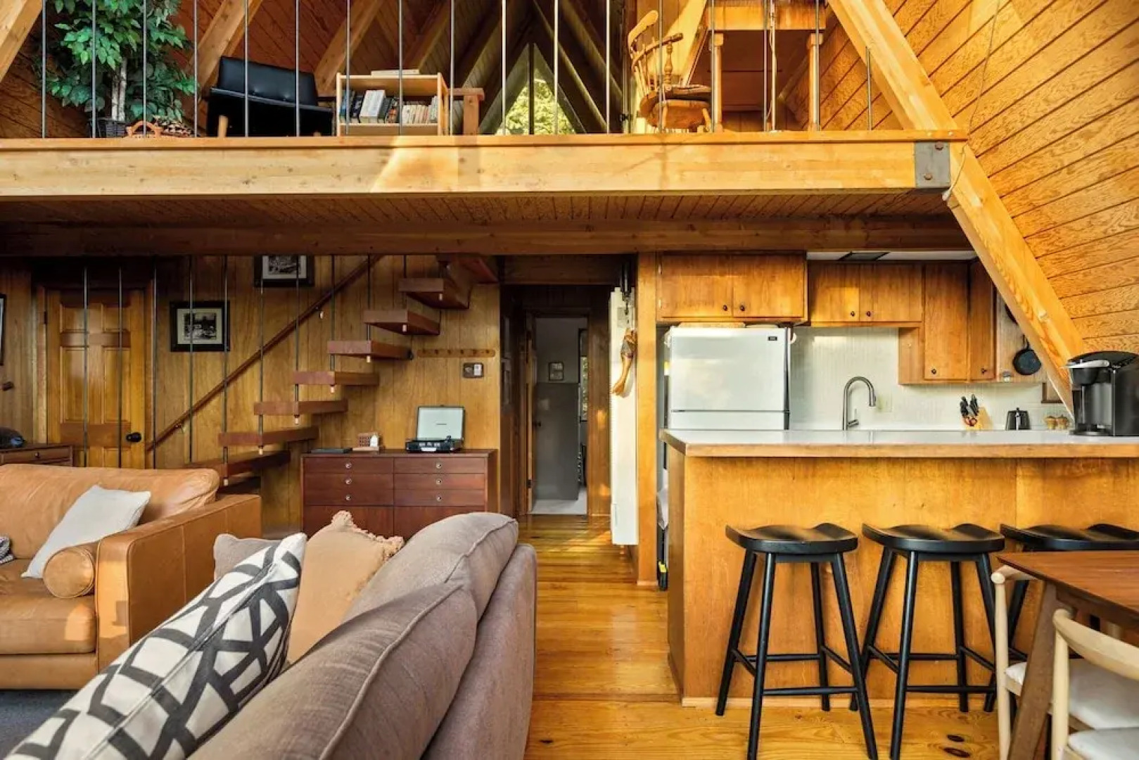 The Tranquil Pines A-frame Cabin Spectacular Views!