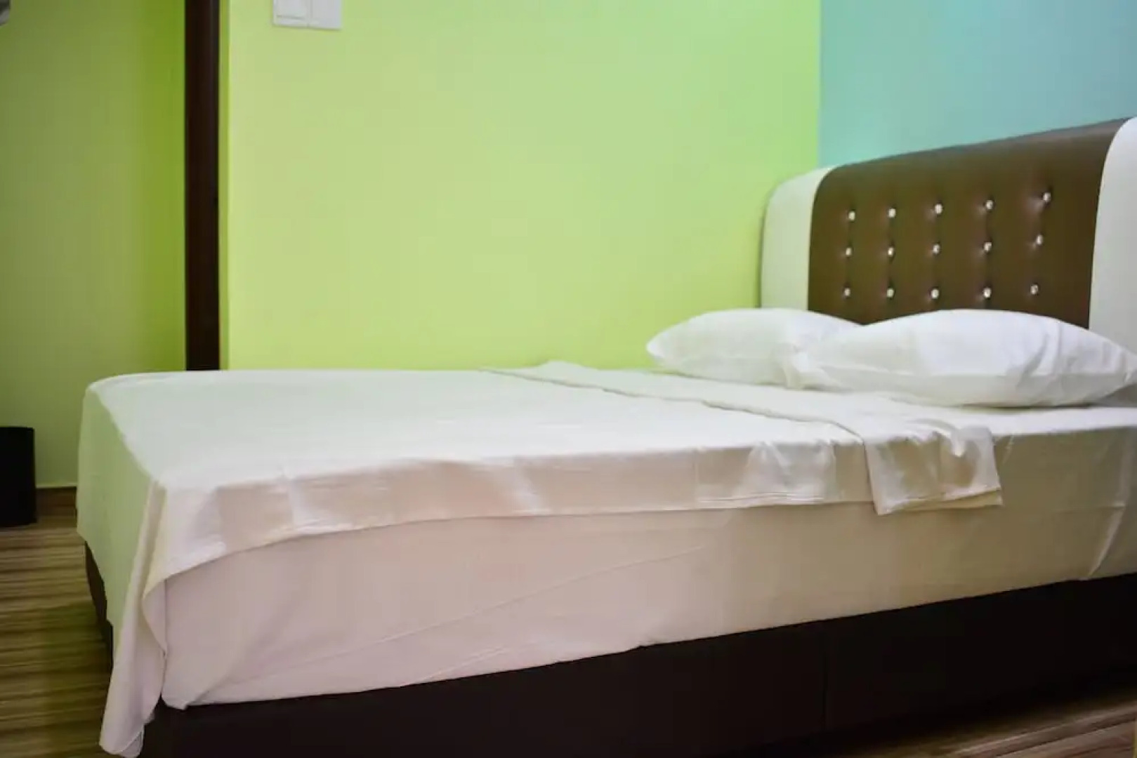 One 5 Residence Homestay