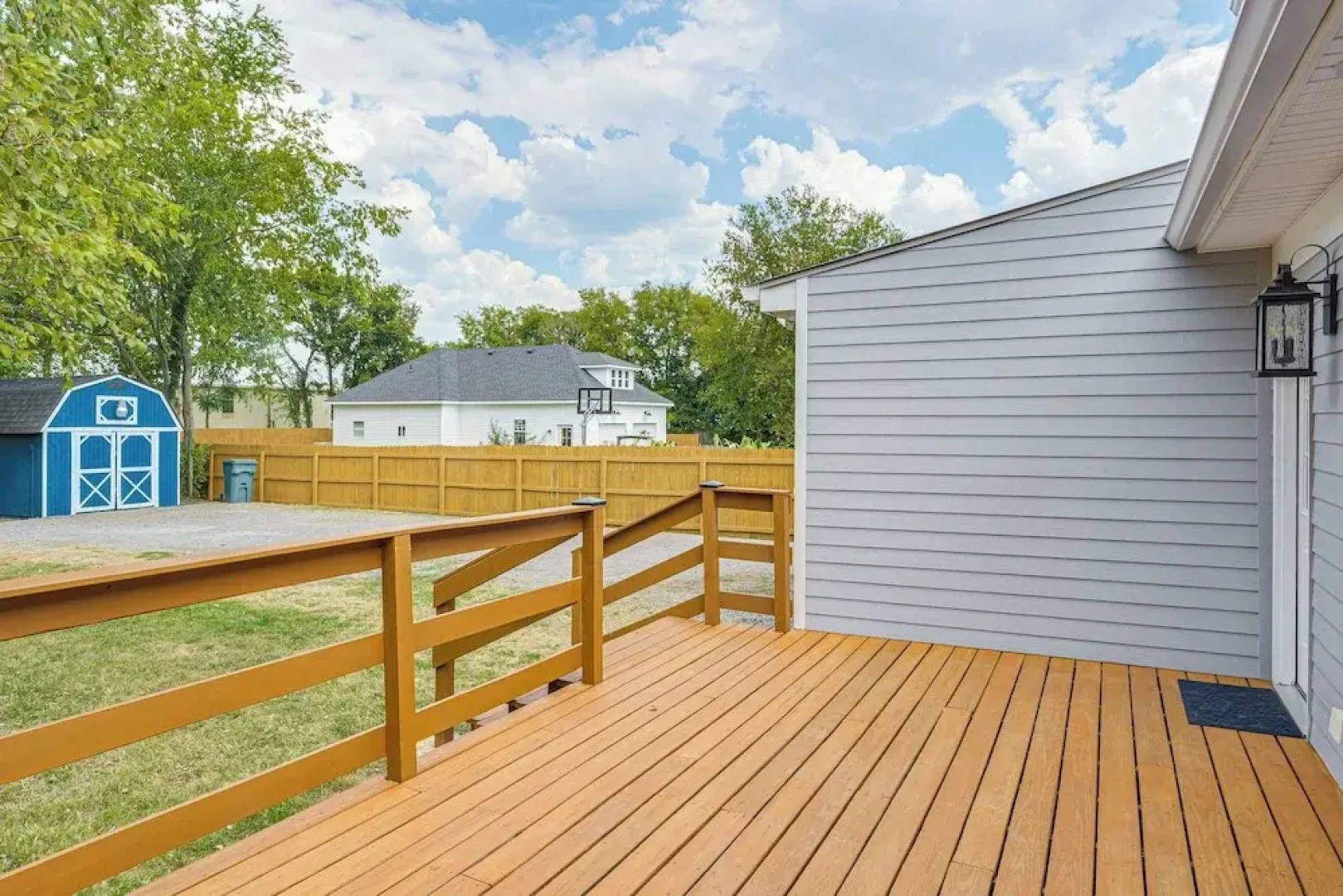 Lebanon Retreat: Decks, Fire Pit & Yard