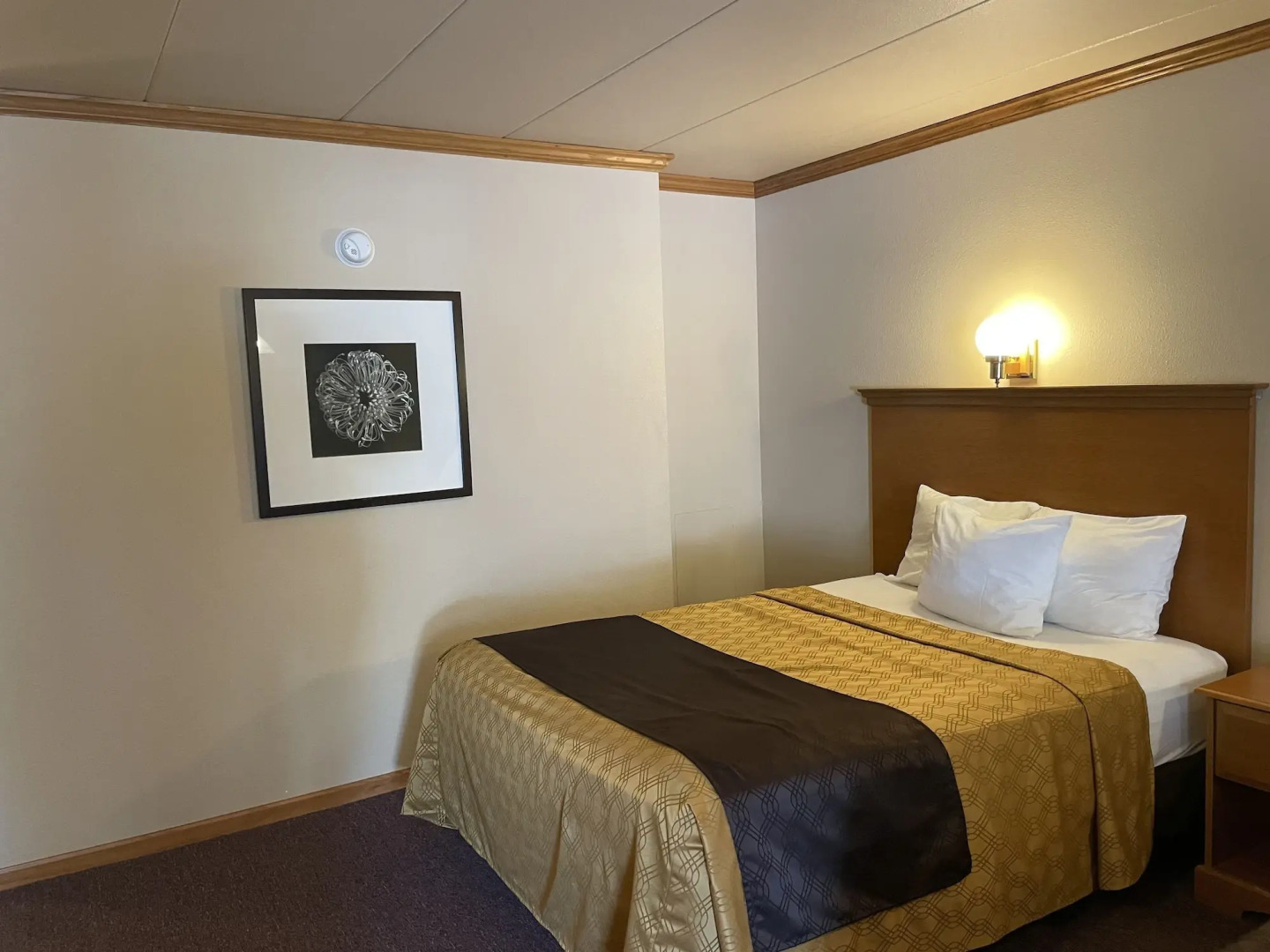 Amber's Inn & Suites