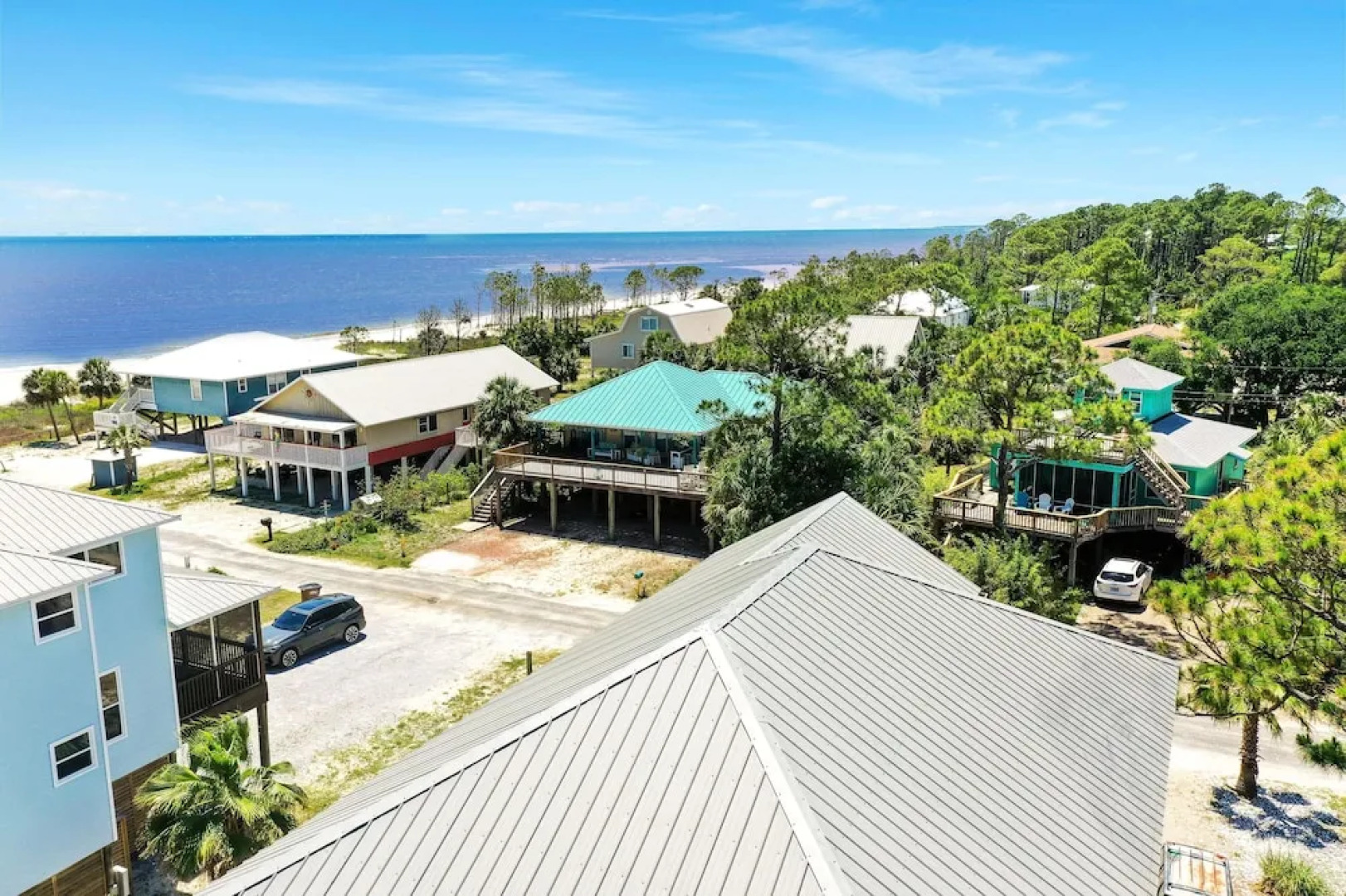 Yellow Bird Apartment