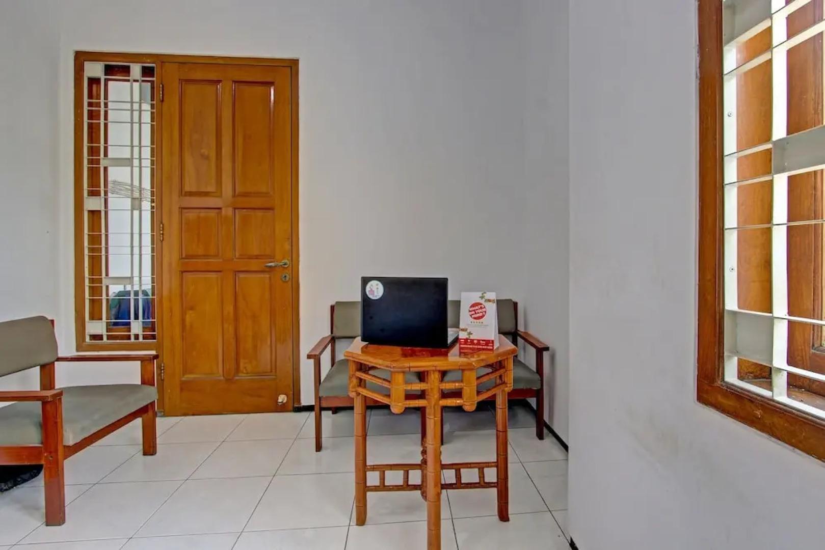 Spot On 91523 Kenari Guesthouse