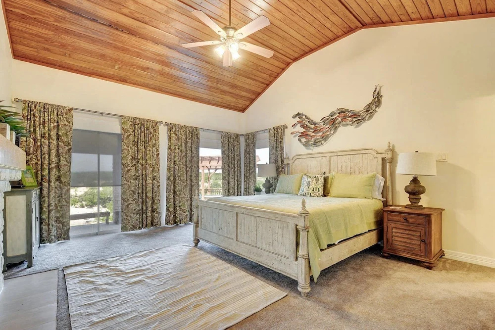 Palatial Spicewood Home and Cabin by RedAwning