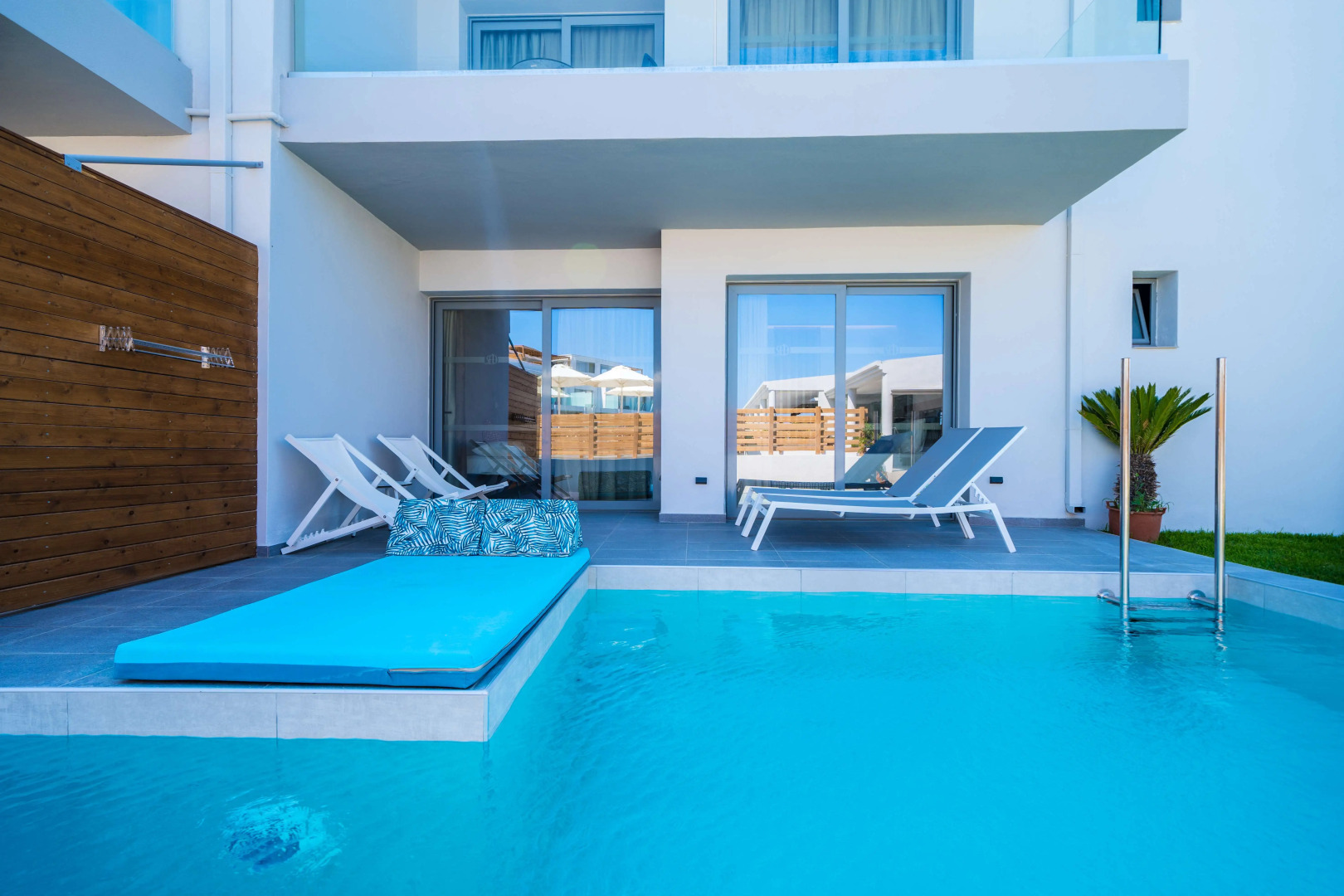 HARMONY CREST RESORT & SPA Adults Only