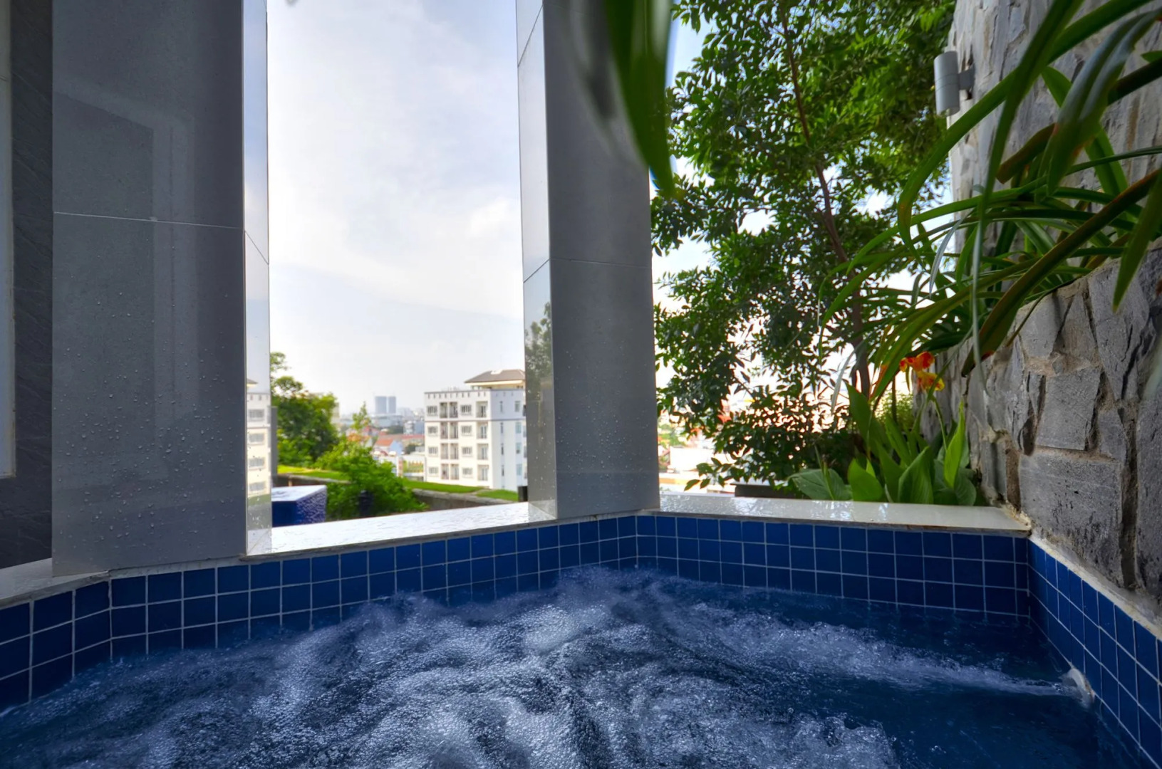 The Wind Resort - Tropical Hillside Escape