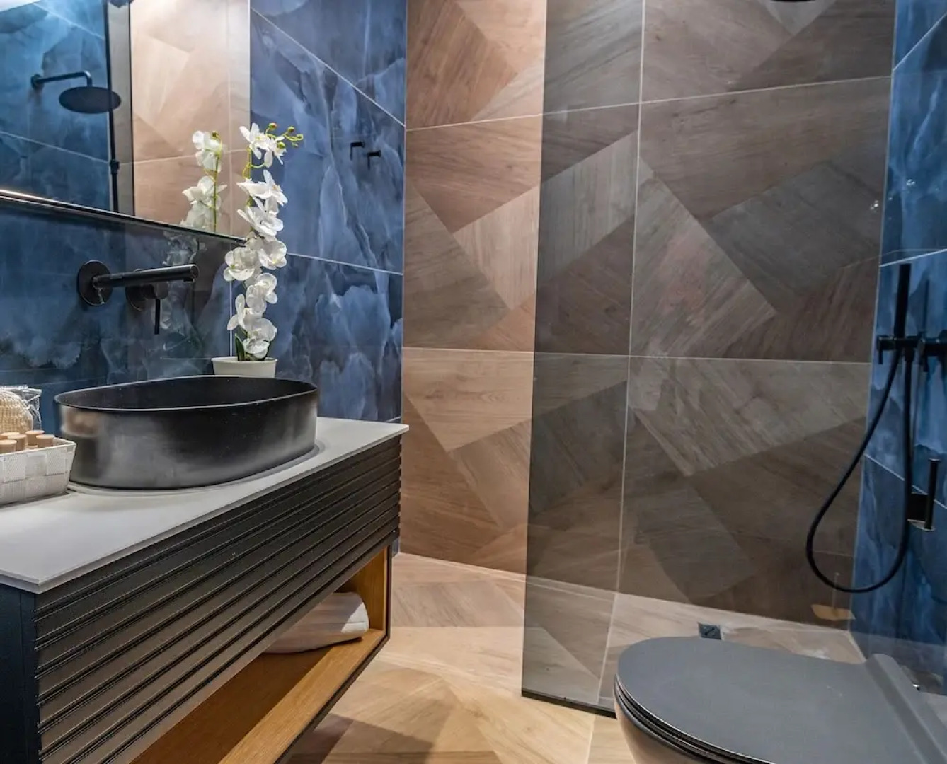 Naomi Boutique Suites