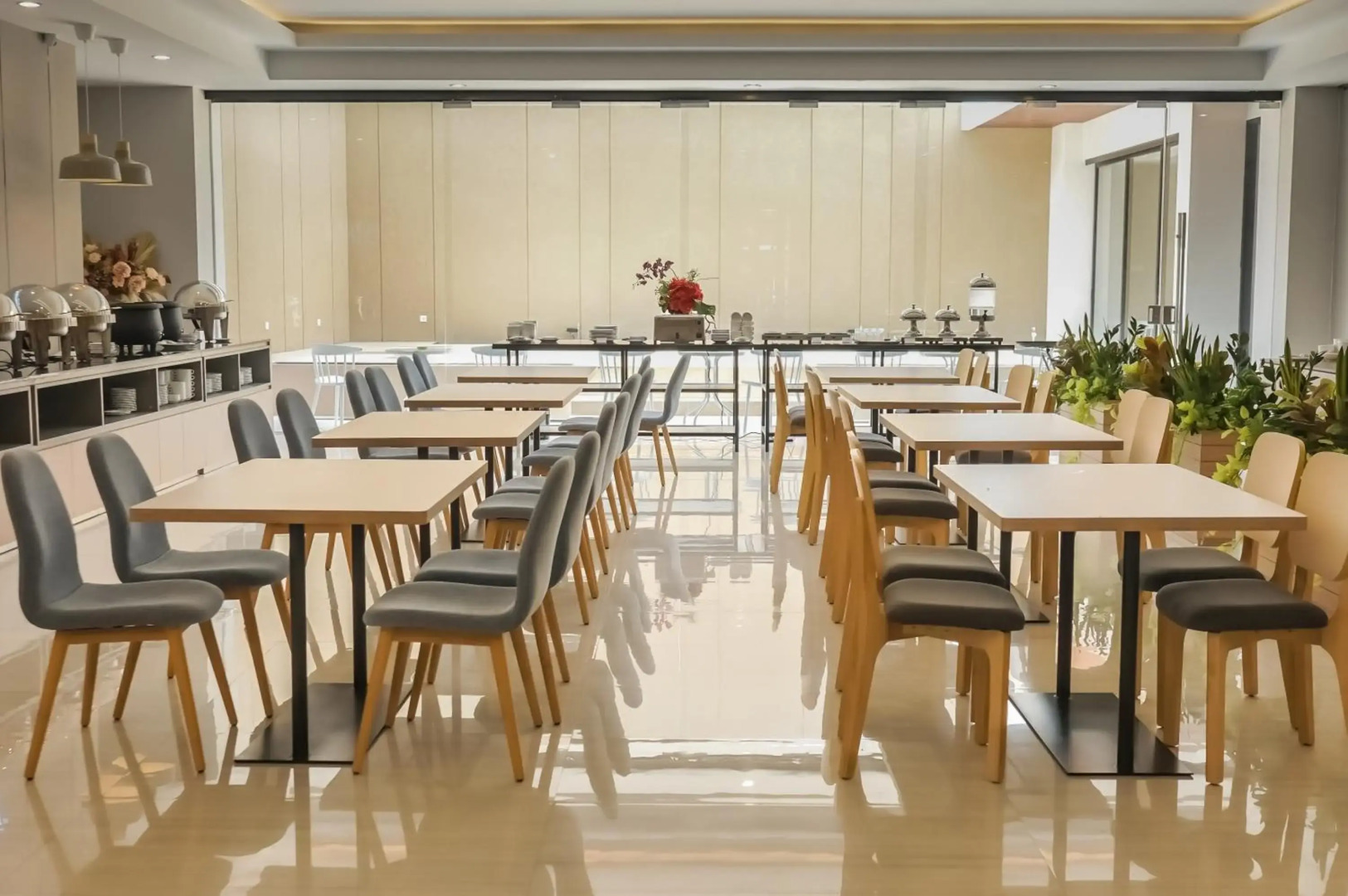 Front One King Hotel Tuban