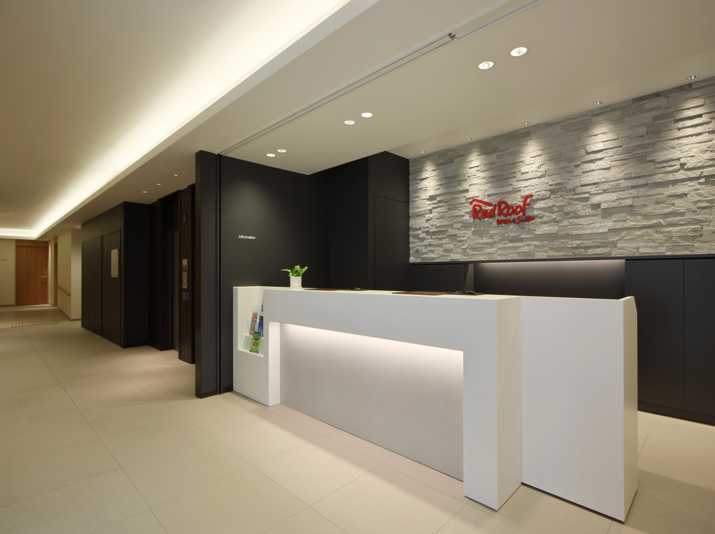 Red Roof Inn & Suites Osaka - Namba/Nippombashi