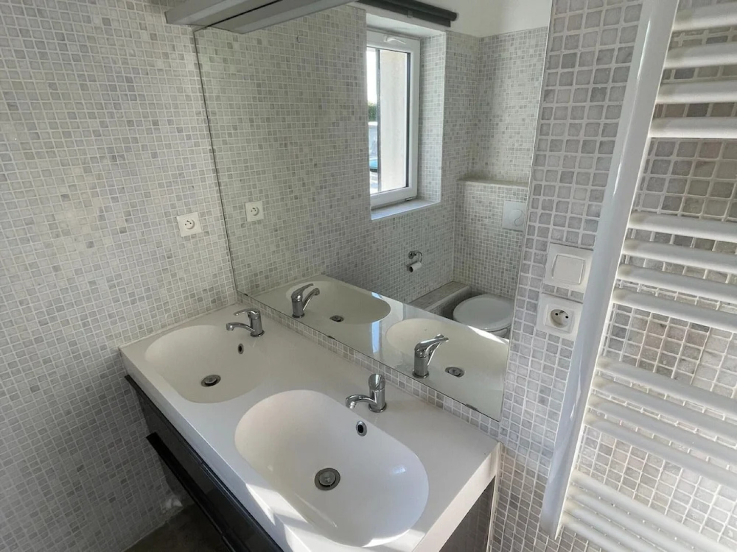 Beautiful Holiday Home With Swimming Pool