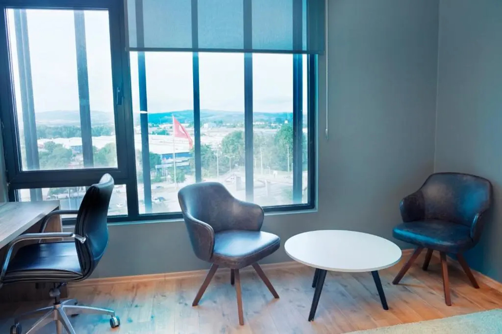 Luxury Residence in 5 star Hotel for Professionals