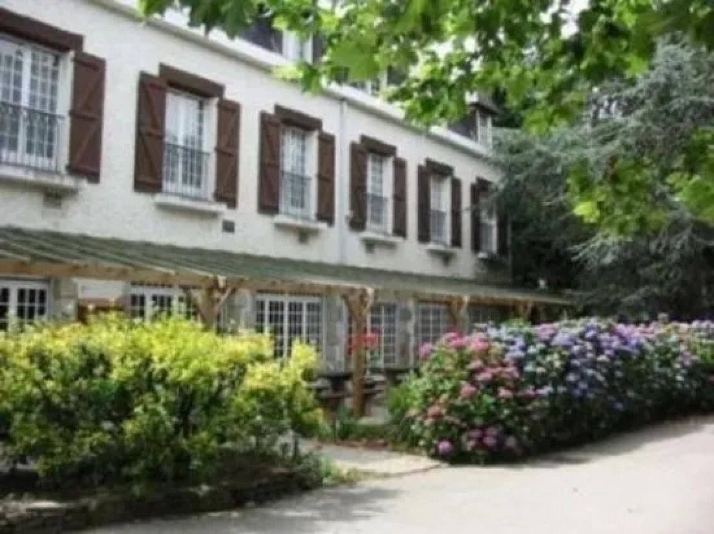 Brit Hotel La Croix Blanche